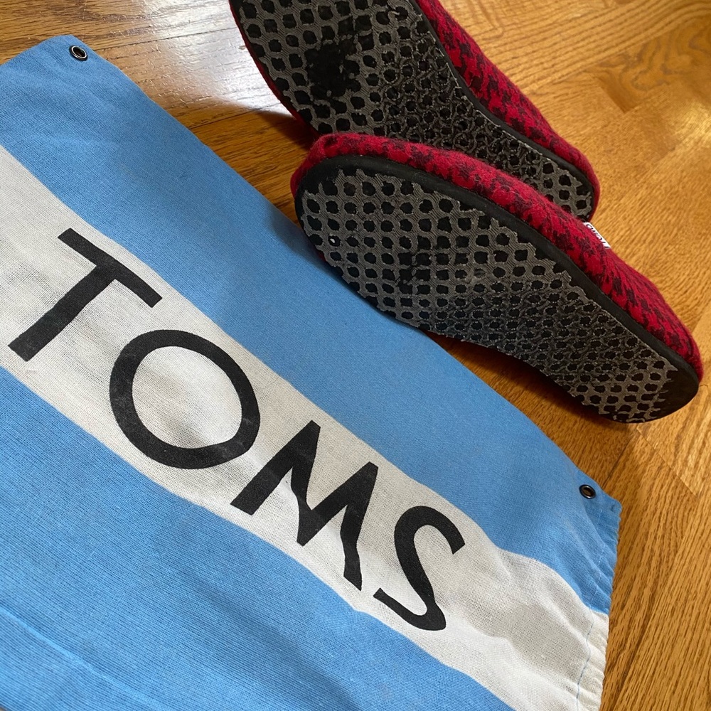 TOMS - Picture 3 of 6